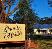 Straw House B and B - Accommodation Brisbane