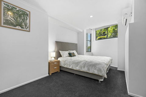 Stunning Beach Front Villa At Castaway Cove - Accommodation Brisbane 1