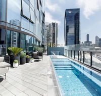 Stunning luxury apartment high above the city - Accommodation Brisbane