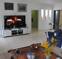 STUNNING MAGNETIC ISLAND HOMEPRIVATE LARGE POOLADULTS ONLY - Accommodation Brisbane