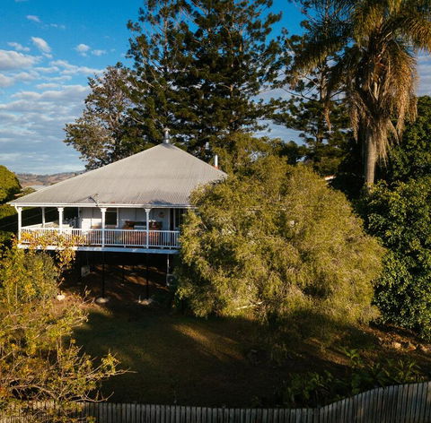 Stunning Queenslander - Accommodation Brisbane 0