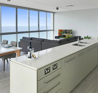 Stunning Views Air On BroadbeachWine Wifi Parking - Accommodation Brisbane