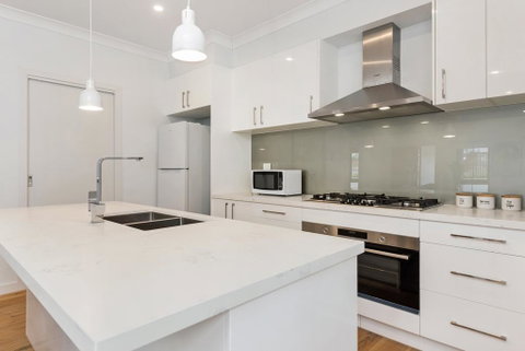Style, Comfort And Convenience - Accommodation Brisbane 2