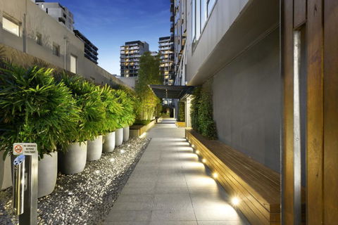 STYLISH 2BR 2BTH + CAR = HEART OF SOUTH YARRA - Accommodation Brisbane 1