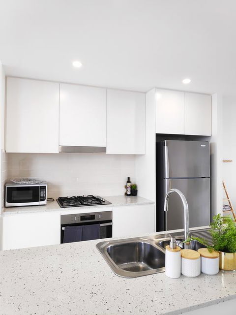 Stylish Liverpool 2Bed 2Bath Apartment -Skyline Views! -Masks Provided - Accommodation Brisbane 3