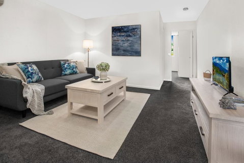 Stylish Split Level Apartment 13 Minutes From City - Accommodation Brisbane 0