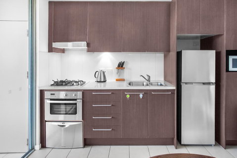Stylish Split Level Apartment 13 Minutes From City - Accommodation Brisbane 3