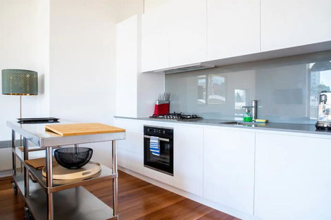 Stylish Warehouse Convert 2 Bedroom Apartment - Accommodation Brisbane 1