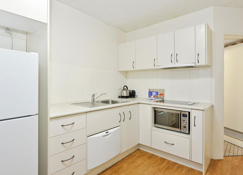 Summit Apartments - Accommodation Brisbane 3