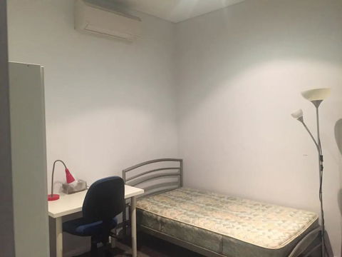 Sunny 3 Bedroom Apartment In Turrella - Accommodation Brisbane 2