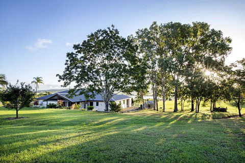 Sunset Retreat Airlie Beach Rural Getaway - Accommodation Brisbane 1