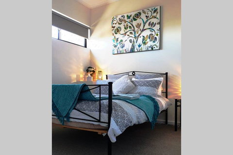 Sunsets, Sea, Wine - Accommodation Brisbane 1