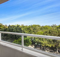 Super Convenient Apartment with Garden Views - Accommodation Brisbane