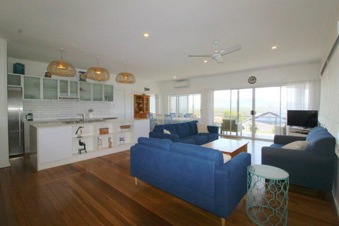 Surf Break & Ocean Break - Accommodation Brisbane 1