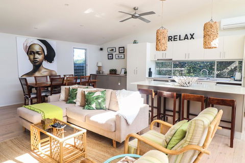 Surfside - Accommodation Brisbane 3