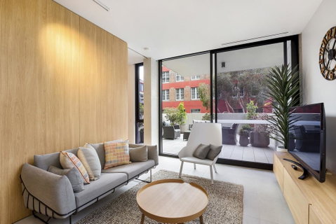 Surry Hills Modern Furnished Self-Contained Apartment (ELZ) - Accommodation Brisbane 2