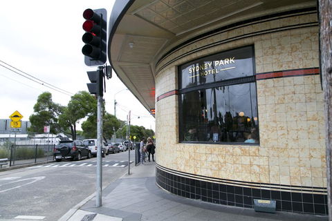Sydney Park Hotel - Accommodation Brisbane 1