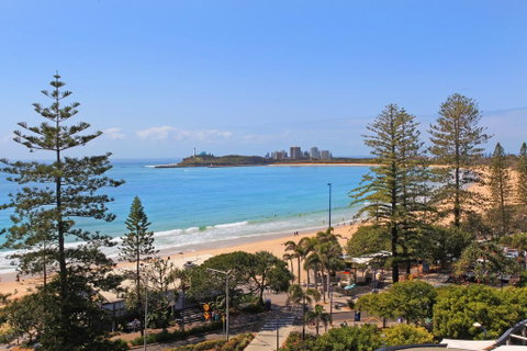 Syrenuse 22 - 3 BDRM Oceanview Apt On Esplanade - Accommodation Brisbane 0