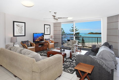 Syrenuse 22 - 3 BDRM Oceanview Apt On Esplanade - Accommodation Brisbane 2