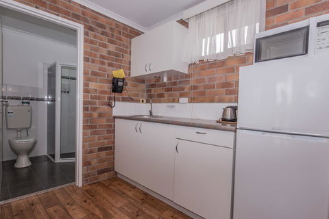 Tally Ho Motor Inn - Accommodation Brisbane 2