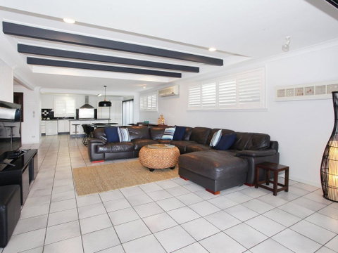 Tarcoola 49 - 4 BDRM Canal Home With Pool - Accommodation Brisbane 1