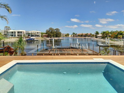 Tarcoola 49 - 4 BDRM Canal Home With Pool - Accommodation Brisbane 3