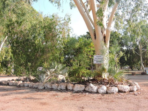 Territory Manor Motel & Caravan Park - Accommodation Brisbane 2