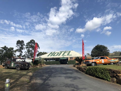 The Advancetown Hotel - Accommodation Brisbane 2