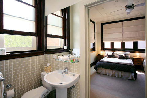 The Bank Guesthouse - Accommodation Brisbane 0