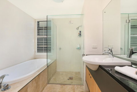 The Beach House - Accommodation Brisbane 1