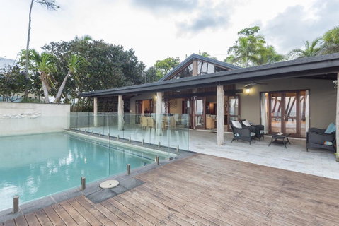 The Beach House On Newell - Accommodation Brisbane 2
