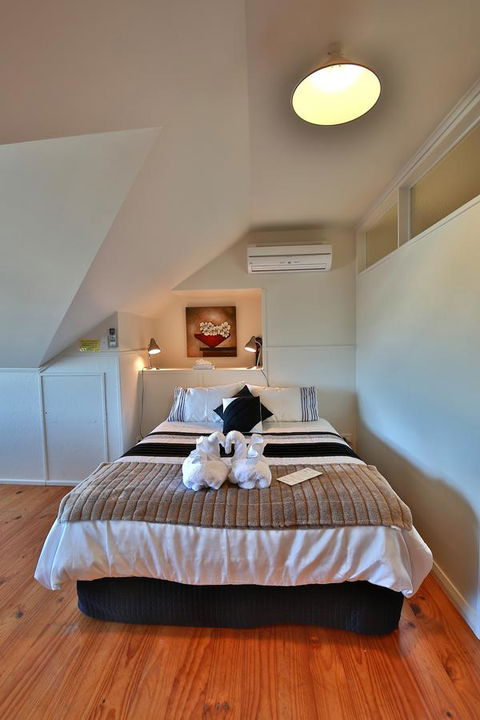 Stamps Of Stanley - Accommodation Brisbane 9