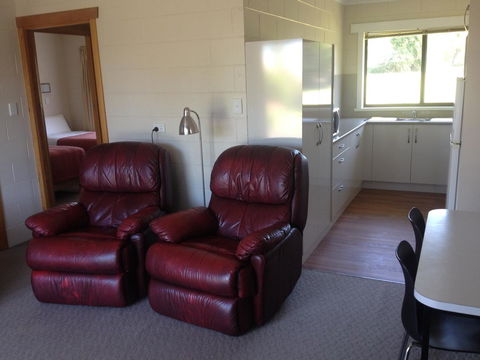 Willaway Motel Apartments - Accommodation Brisbane 4