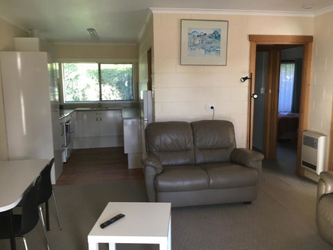 Willaway Motel Apartments - Accommodation Brisbane 1