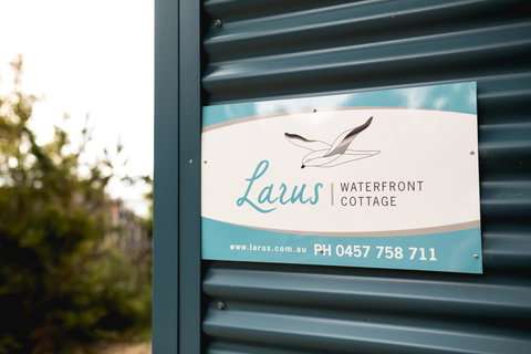 Larus Waterfront Cottage - Accommodation Brisbane 20