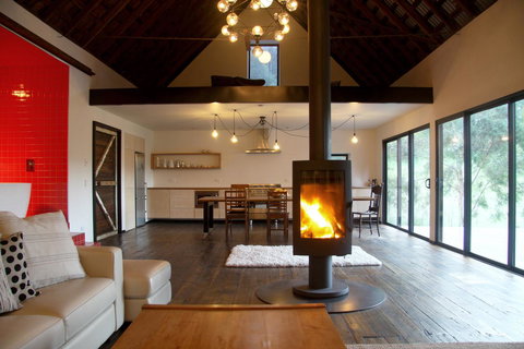 BIG.SHED.HOUSE - Accommodation Brisbane 3