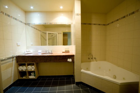 Strahan Village - Accommodation Brisbane 34