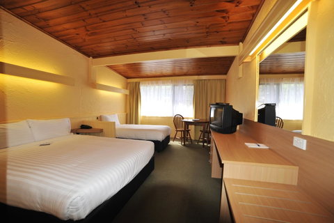 Strahan Village - Accommodation Brisbane 13