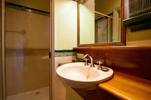 Strahan Village - Accommodation Brisbane 28