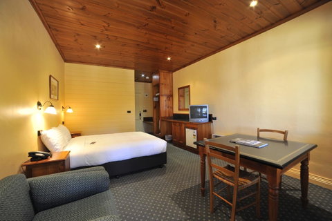 Strahan Village - Accommodation Brisbane 35