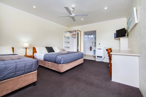 Wintersun Gardens Motel - Accommodation Brisbane 39