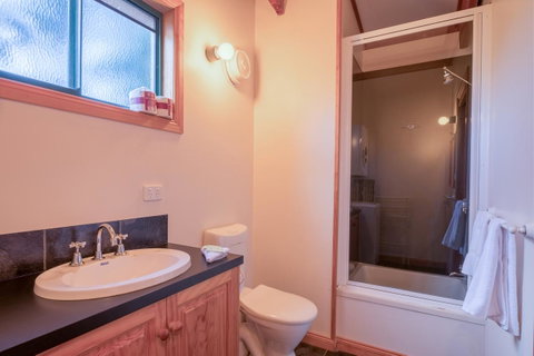 Freycinet Timber Cottage 1 - Accommodation Brisbane 2