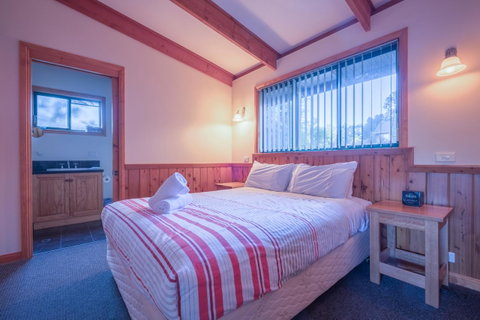 Freycinet Timber Cottage 1 - Accommodation Brisbane 4