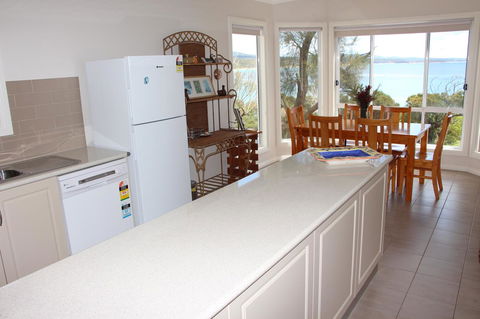 Front Row Beachfront - Accommodation Brisbane 4