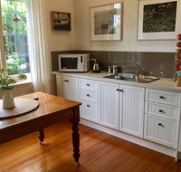 Sandy Bay Cottage - Accommodation Brisbane