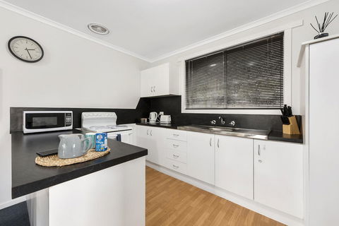 Elkie Villa - 2 Bedroom Unit - Burnie - Accommodation Brisbane 3
