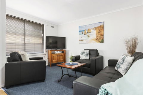 Elkie Villa - 2 Bedroom Unit - Burnie - Accommodation Brisbane 5