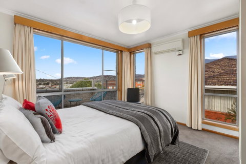 That '70s House - Accommodation Brisbane 14
