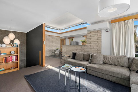That '70s House - Accommodation Brisbane 6
