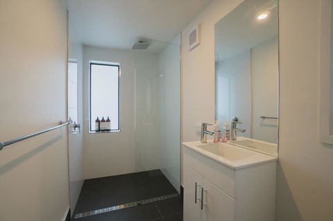 Amazing Sea Views Luxury Guest House - Accommodation Brisbane 11